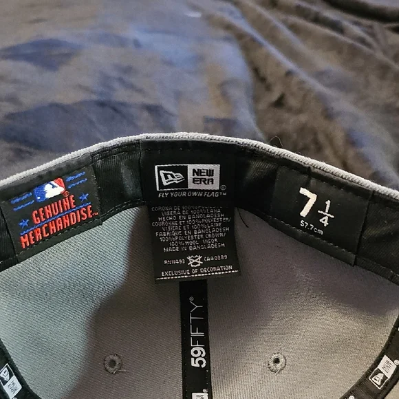 New Era Gray and Black Cap - Picture 4 of 4